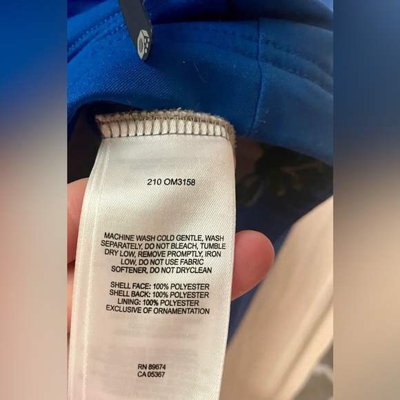 Mountain Hardwear Hooded Men's Performance Jacket in Vibrant Blue; Size Large - Picture 6 of 9